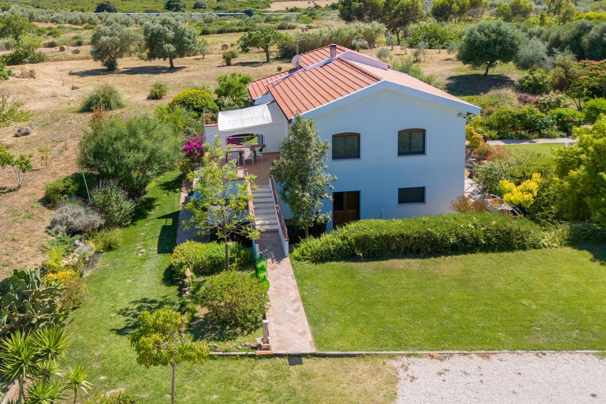 Sardinia Re - Villa Fioretta Flowers Apartments オルメード エクステリア 写真